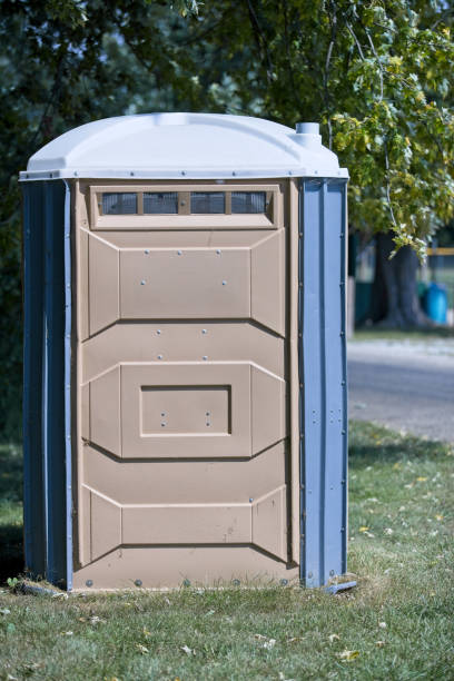 Best Portable restroom trailer rental  in Mills, WY